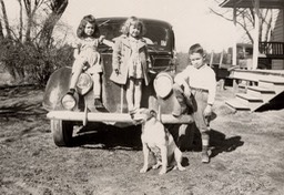 James,Carol,Edna Lemons Place 1945-46 copy